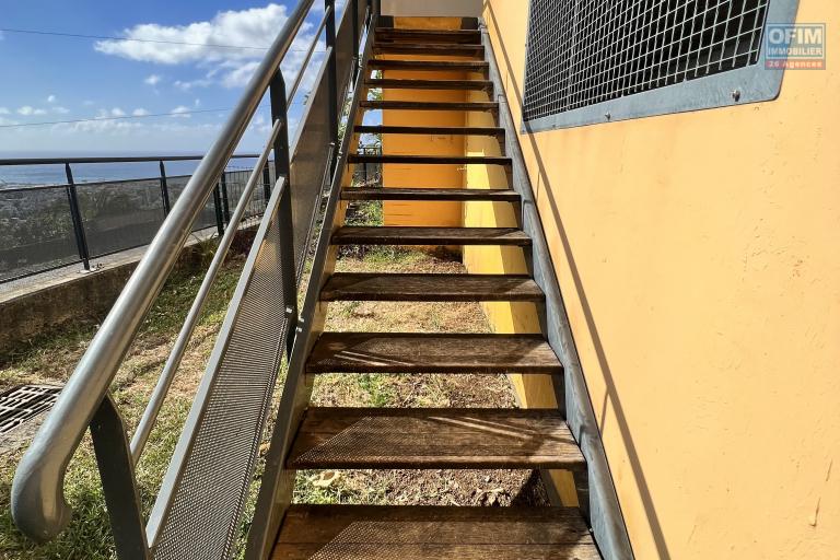 A louer appartement T2 avec vue panoramique mer/montagne et jardin à la Colline des Camélias - Résidence Terradélie