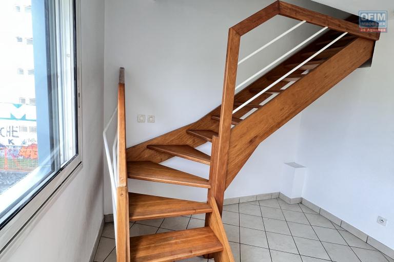 A louer appartement T3 en duplex avec terrasse et parking à Saint Denis - Vauban - Résidence Edmond Albius