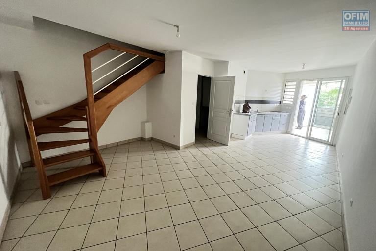 A louer appartement T3 en duplex avec terrasse et parking à Saint Denis - Vauban - Résidence Edmond Albius