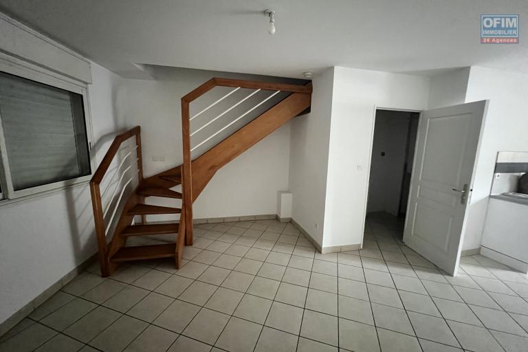 A louer appartement T3 en duplex avec terrasse et parking à Saint Denis - Vauban - Résidence Edmond Albius