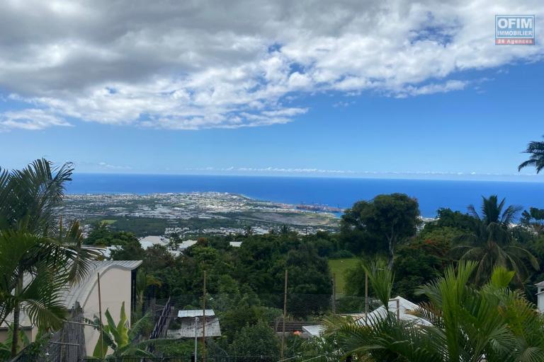 A vendre jolie maison T4 avec magnifique vue sur mer à pichette la Possession