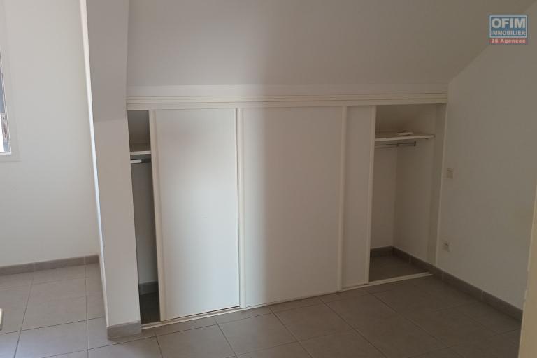 A Vendre Appartement F3 duplex de 81 m2 Proche des Plages à la Saline Les Bains