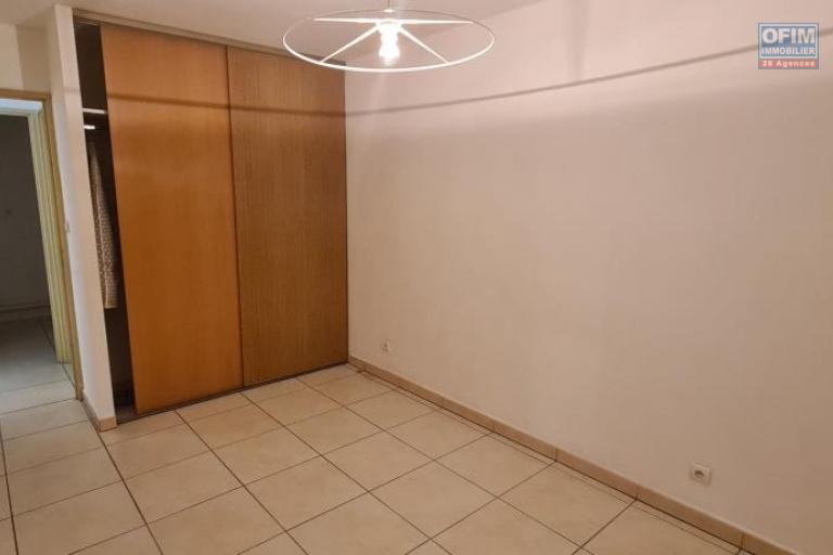 Rare et exceptionnel à vendre magnifique et grand appartement d'environ 62 m² avec terrain d'environ 126 m² au Tampon proche centre ville