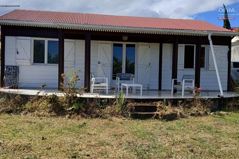 A VENDRE// Coquette maison  de type F5 de 105 M2 sur un terrain de 702 M2 à Tan Rouge