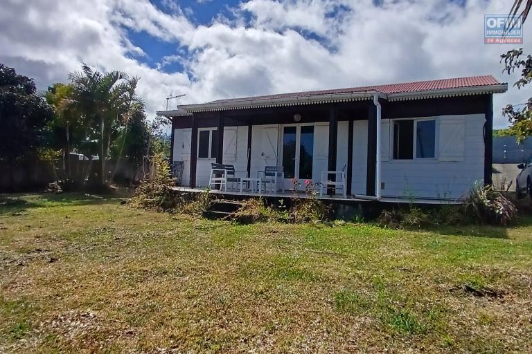 A VENDRE// Coquette maison  de type F5 de 105 M2 sur un terrain de 702 M2 à Tan Rouge