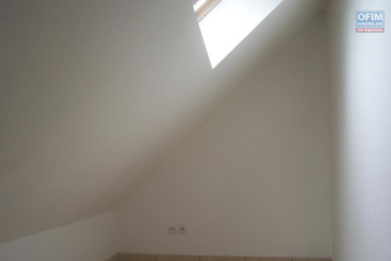 A vendre charmant appartement duplex de type F3 d'environ 60 m² proche centre ville le Tampon