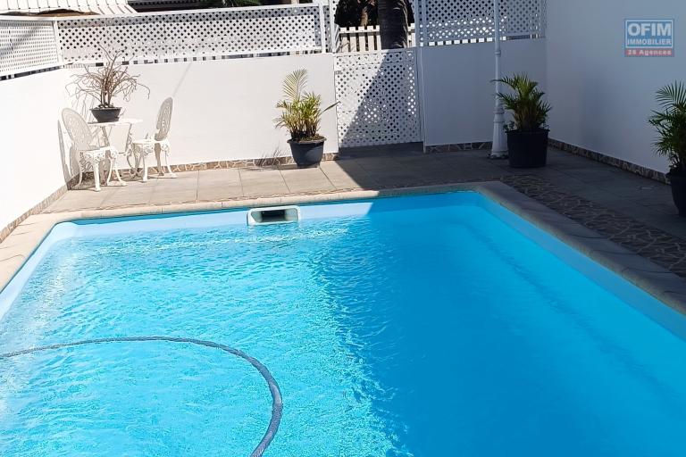 Villa F5 de 246 m2 avec piscine, garage