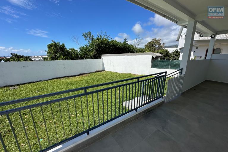 A louer Grande Villa type F5/6 avec grand cour clôturée et garage séparée dans quartier Résidentiel à Saint-André