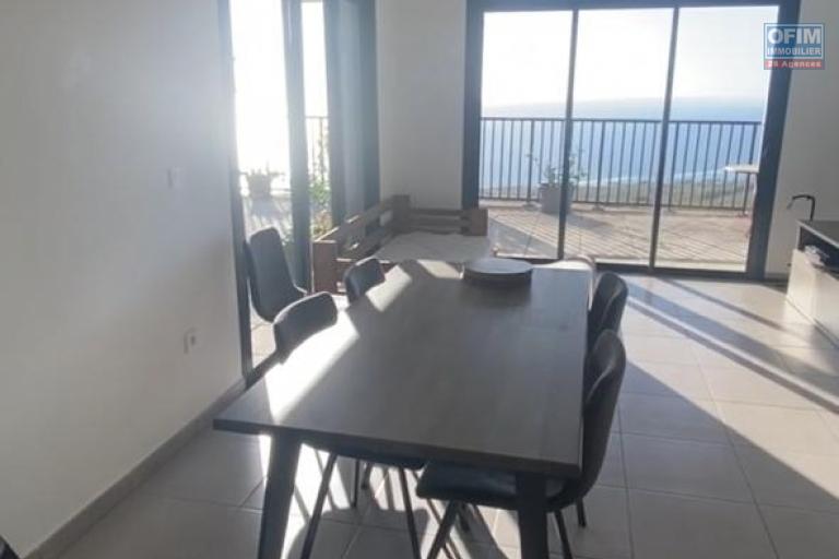 A louer bel appartement T4 avec vue mer  à Saint Leu