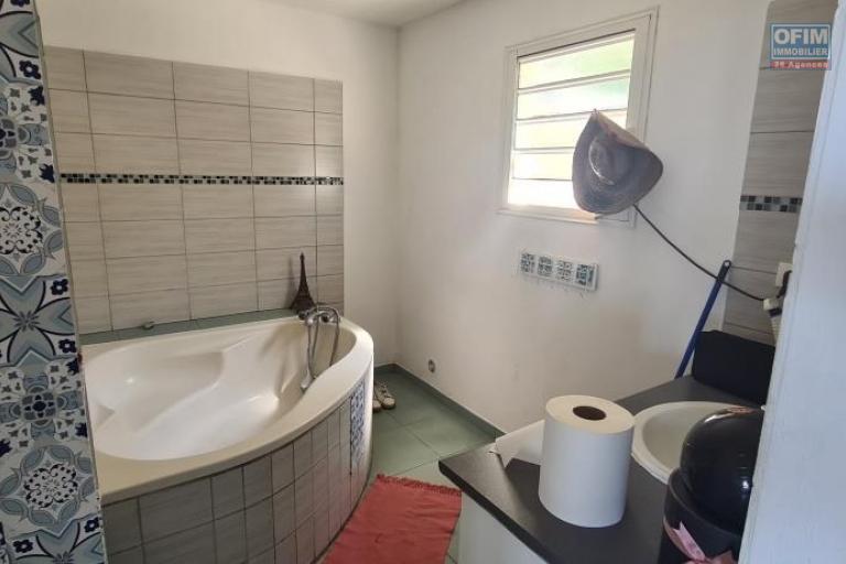 A vendre villa bi-familiale avec vue mer exceptionnelle le Tampon 17 éme