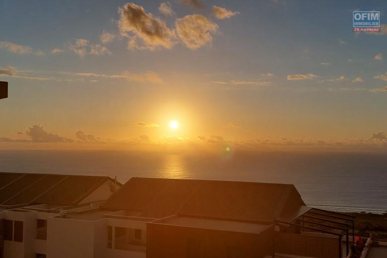 A louer très bel appartement avec vue mer à Saint Leu