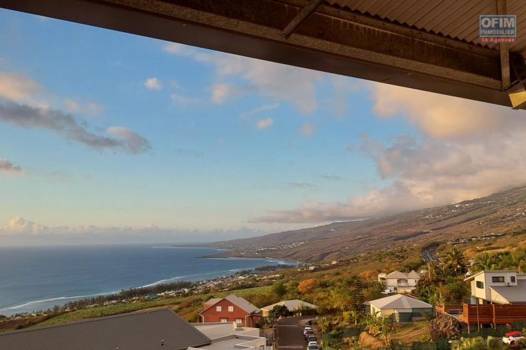 A louer très bel appartement avec vue mer à Saint Leu