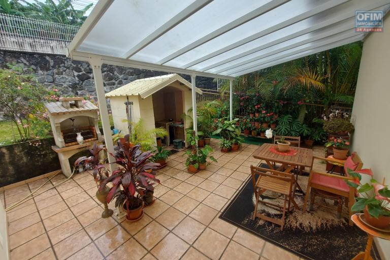 A vendre villa familiale de type f6/7 de 150 m2 à Piton Bois de Nèfles