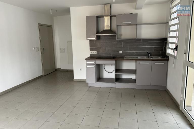 Appartement T2, centre ville de St Leu.