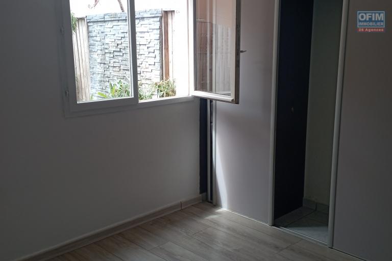 A VENDRE APPARTEMENT F2 EN REZ DE JARDIN PROCHE PLAGE A L'ERMITAGE LES BAINS