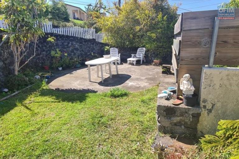 A vendre villa bi-familiale avec vue mer exceptionnelle le Tampon 17 éme