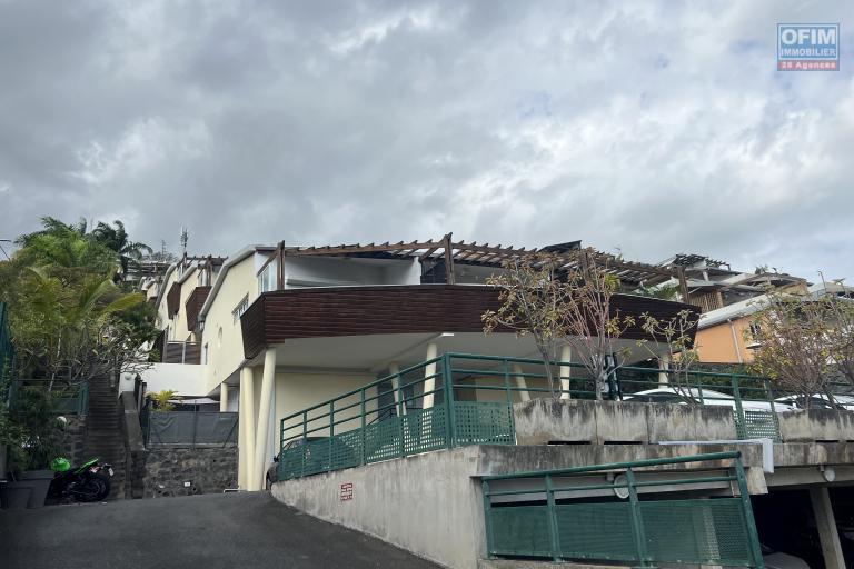 A louer jolie appartement T3 duplex meublée avec une très belle vue sur océan