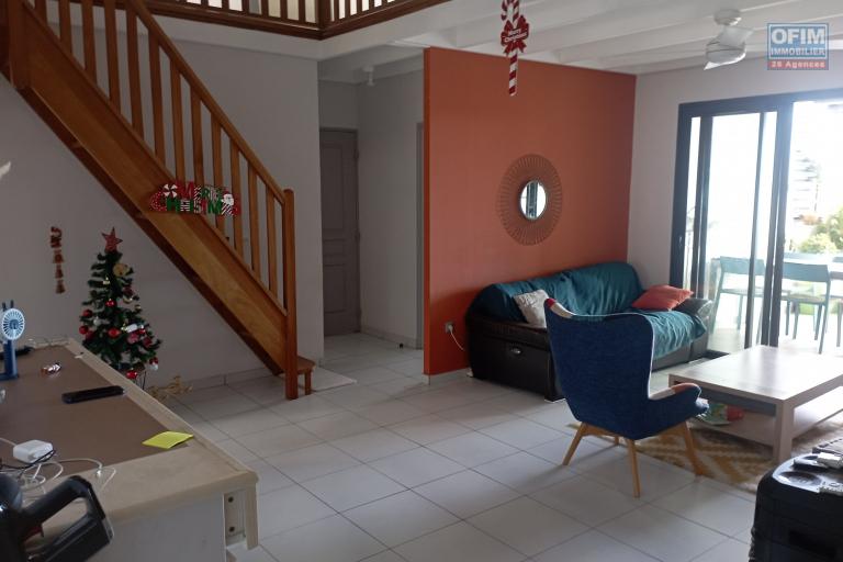 A Vendre Appartement F4 de 100 m2 dans une Résidence avec Piscine Proche des Commerces à l'Etang Salé.