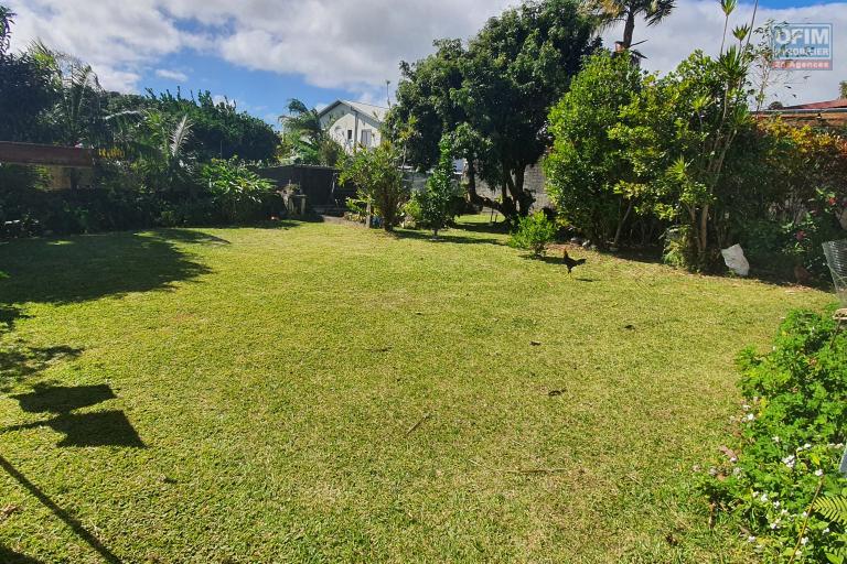 Maison Creole de type F5 avec un grand et magnifique jardin arboré