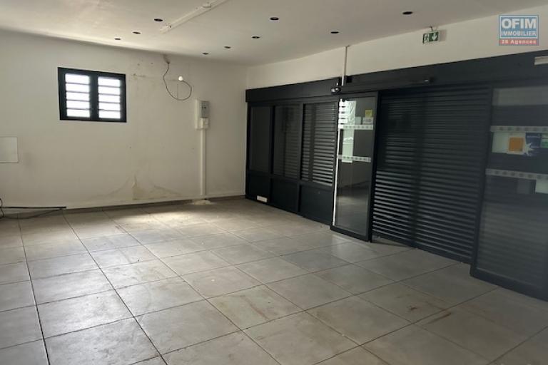 Local commercial ou professionnel 125m2