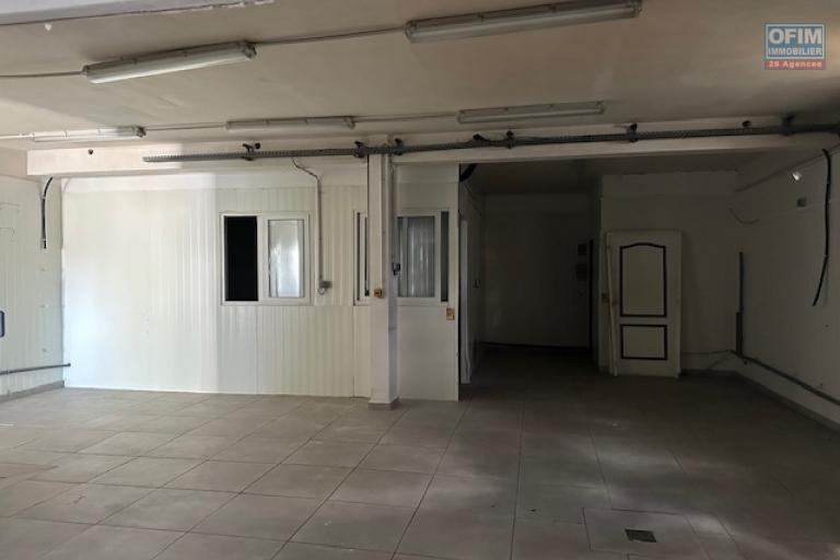 Local commercial ou professionnel 125m2