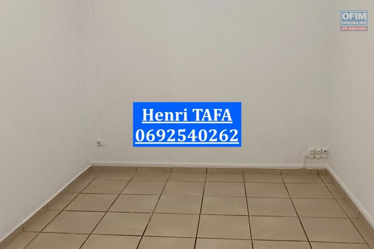 Appartement de type de 69 m2 avec terrasse, centre-ville (Henri TAFA 0692540262) - Chambre