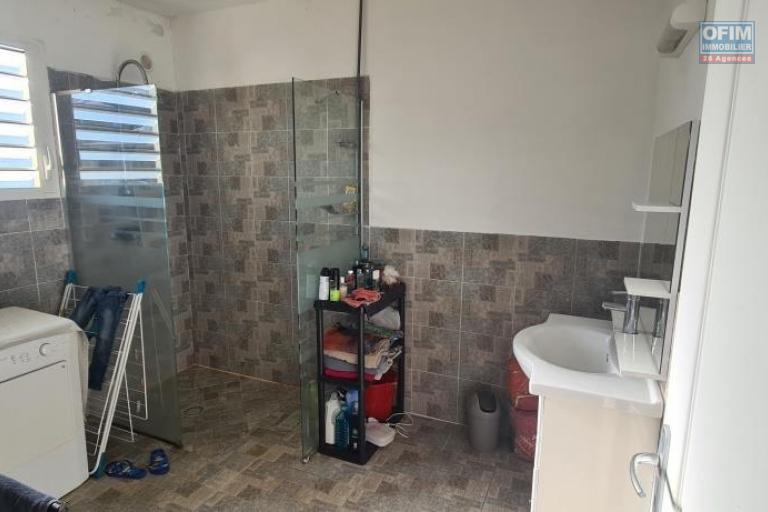 BELLE OPPORTUNITE à vendre charmante villa récente de type F4 ( 2018 ) d'environ 90 m² , la Plaine des Cafres 27 éme