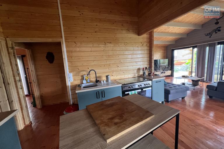 Jolie maison bois neuve de type 3 avec vue mer implantée sur 246 m2 de terrain.