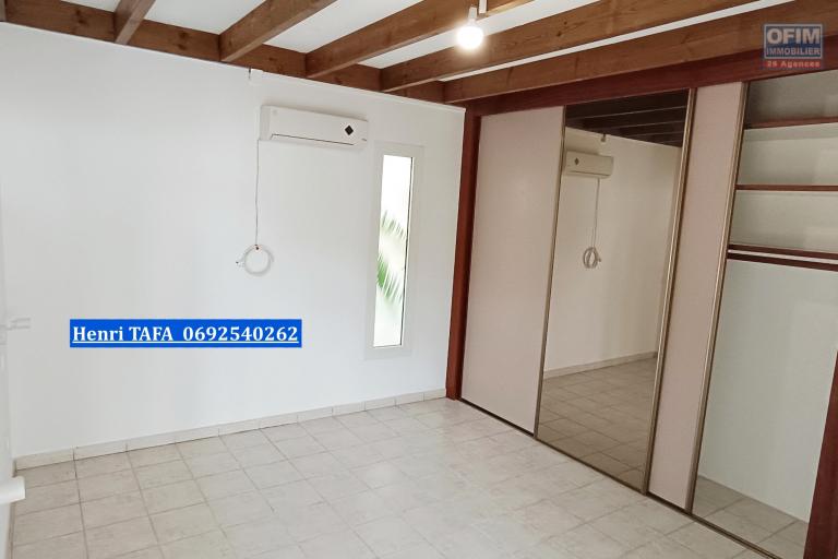 Villa de 131 m2 avec piscine, terrasse, lotissement privée (Henri TAFA 0692540262) - Chambre 2 - RDC