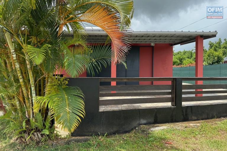 A louer jolie Villa F3 avec cour clôturée et terrasse sur Rivière des roches Saint-Benoit