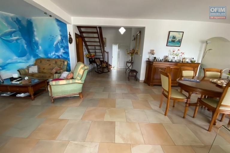 A vendre charmante villa 4 chambres  au calme d'un petit lotissement à l'entrée de La Montagne