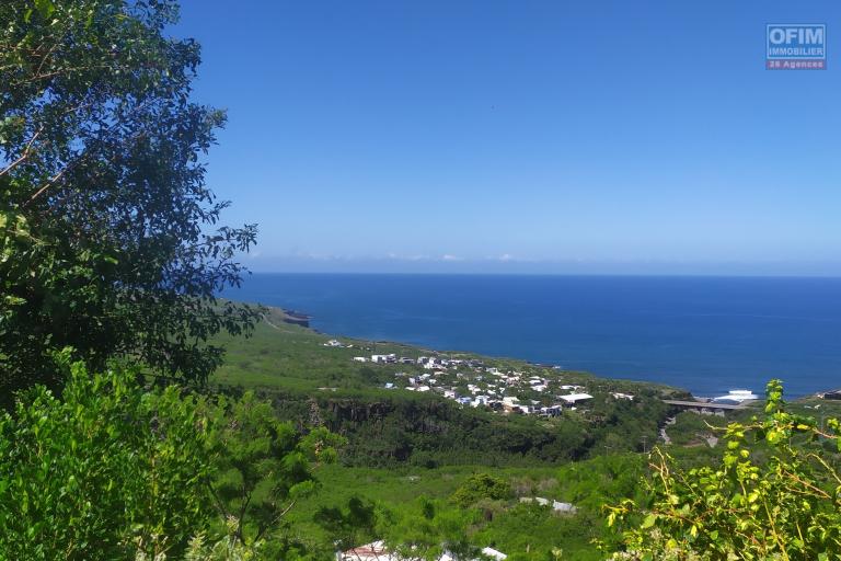 A Louer Maison F3 Meublée avec Vue Mer et Montagne à Trois Bassins