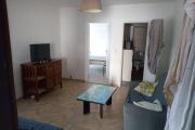 A LOUER APPARTEMENT F2 MEUBLE DE 46.21 M2 HABITABLE A ST GILLES LES HAUTS