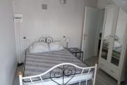 A LOUER APPARTEMENT F2 MEUBLE DE 46.21 M2 HABITABLE A ST GILLES LES HAUTS