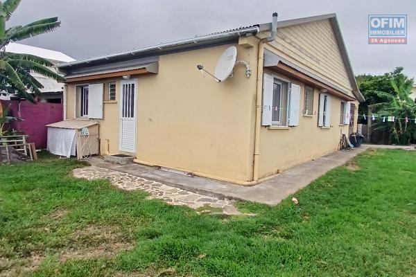 A LOUER Villa NON MEUBLEE de type F4, vue mer à la Saline Les Hauts