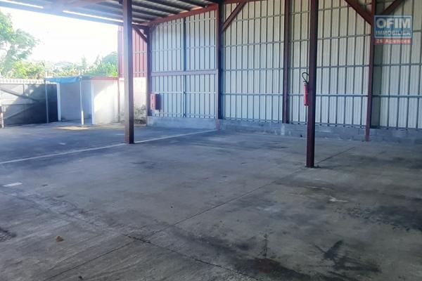 GRAND HANGAR, LOCAL COMMERCIAL EN LOCATION 300 M2