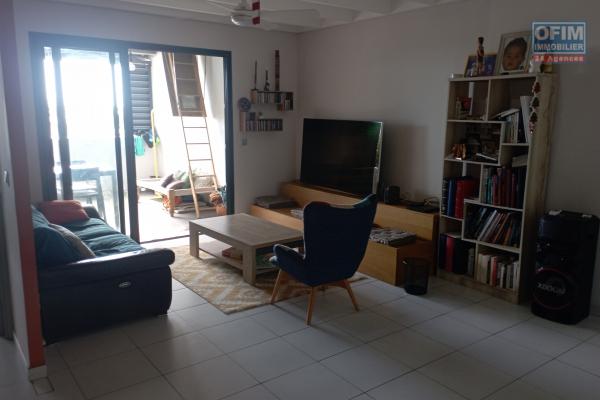 A Vendre Appartement F4 de 100 m2 dans une Résidence avec Piscine Proche des Commerces à l'Etang Salé.