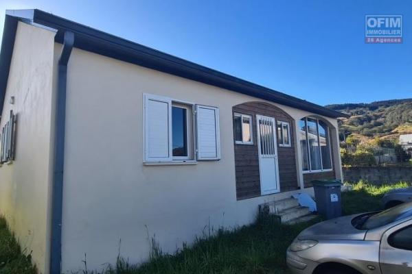 A vendre villa récente de 2018 de type F4 d'environ 90 m², la Plaine des Cafres au 27 éme