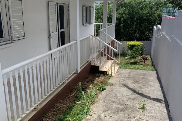 A louer maison avec 3 chambres à Sainte Marie secteur Gaspards