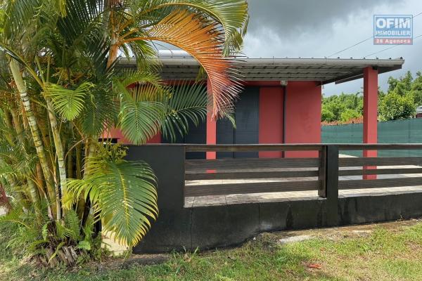 A louer jolie Villa F3 avec cour clôturée et terrasse sur Rivière des roches Saint-Benoit